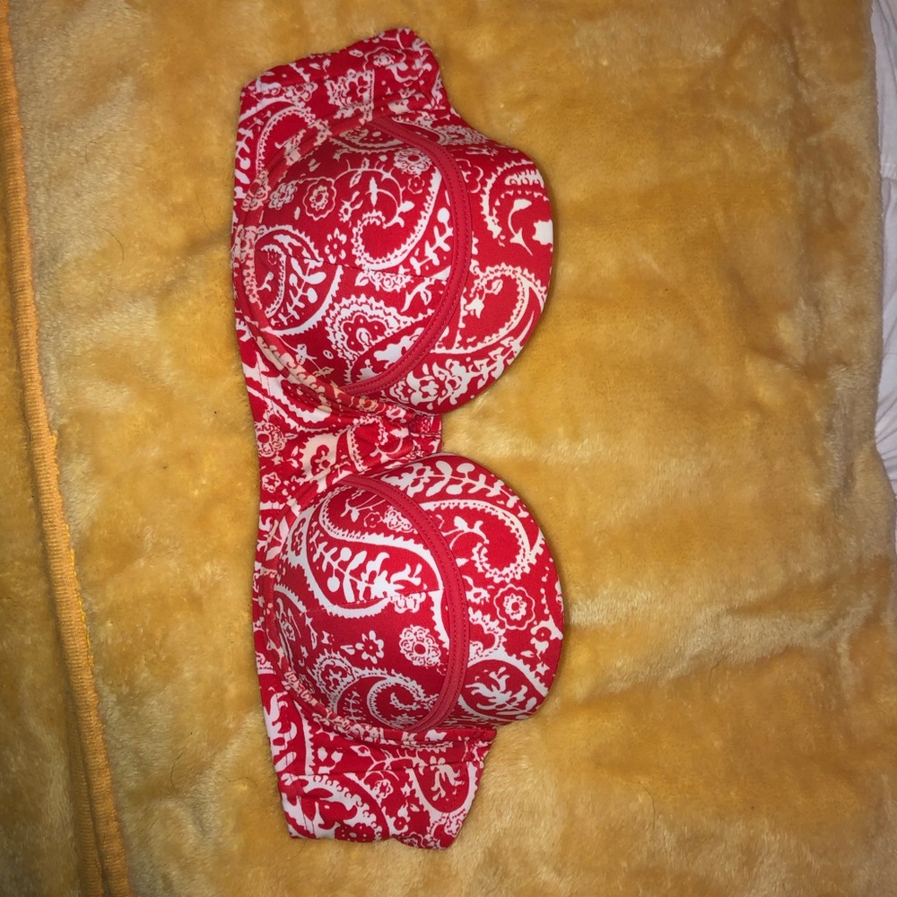 red and white bandeau